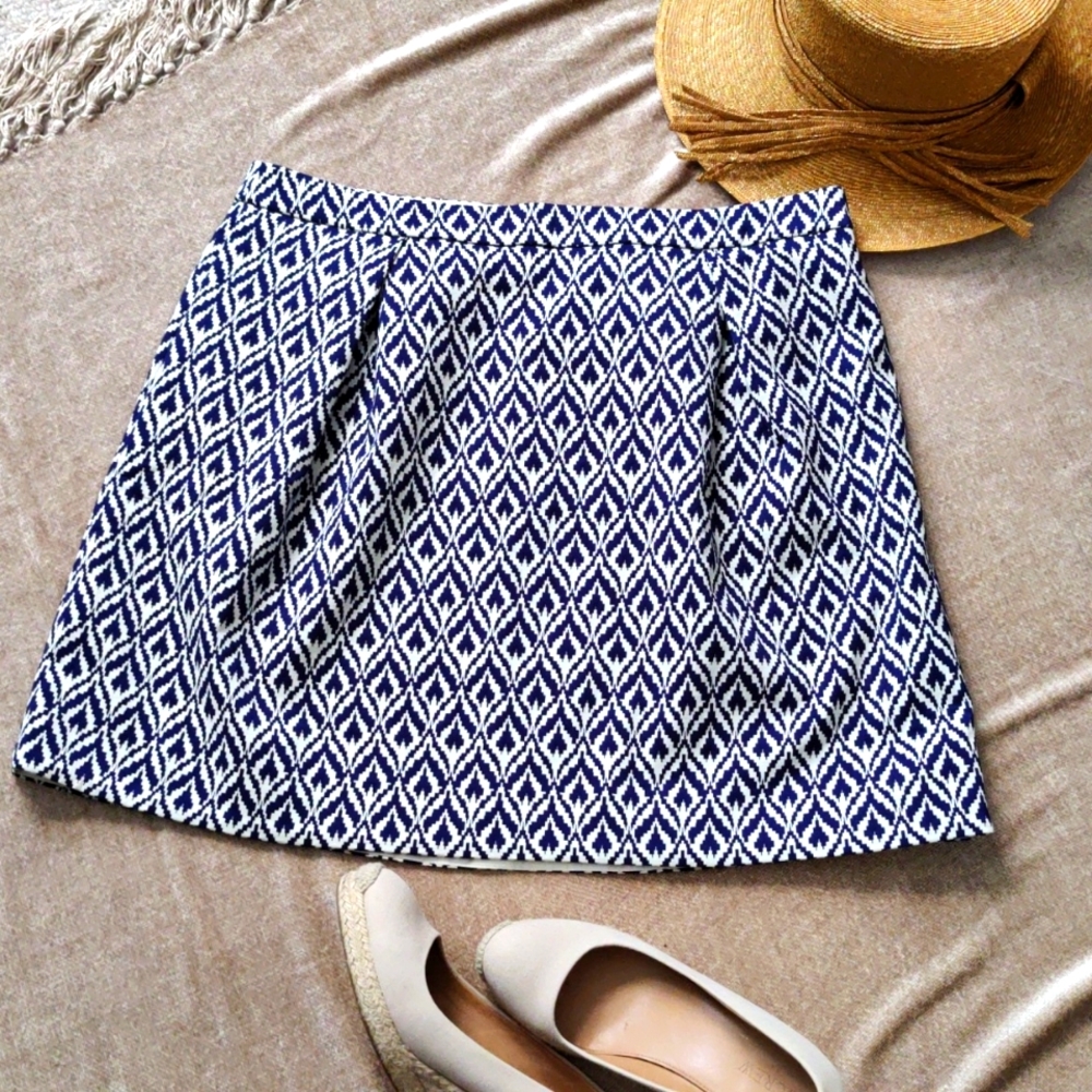 J. Crew Mini Skirt in Navy blue and White Geo Print - Size 14